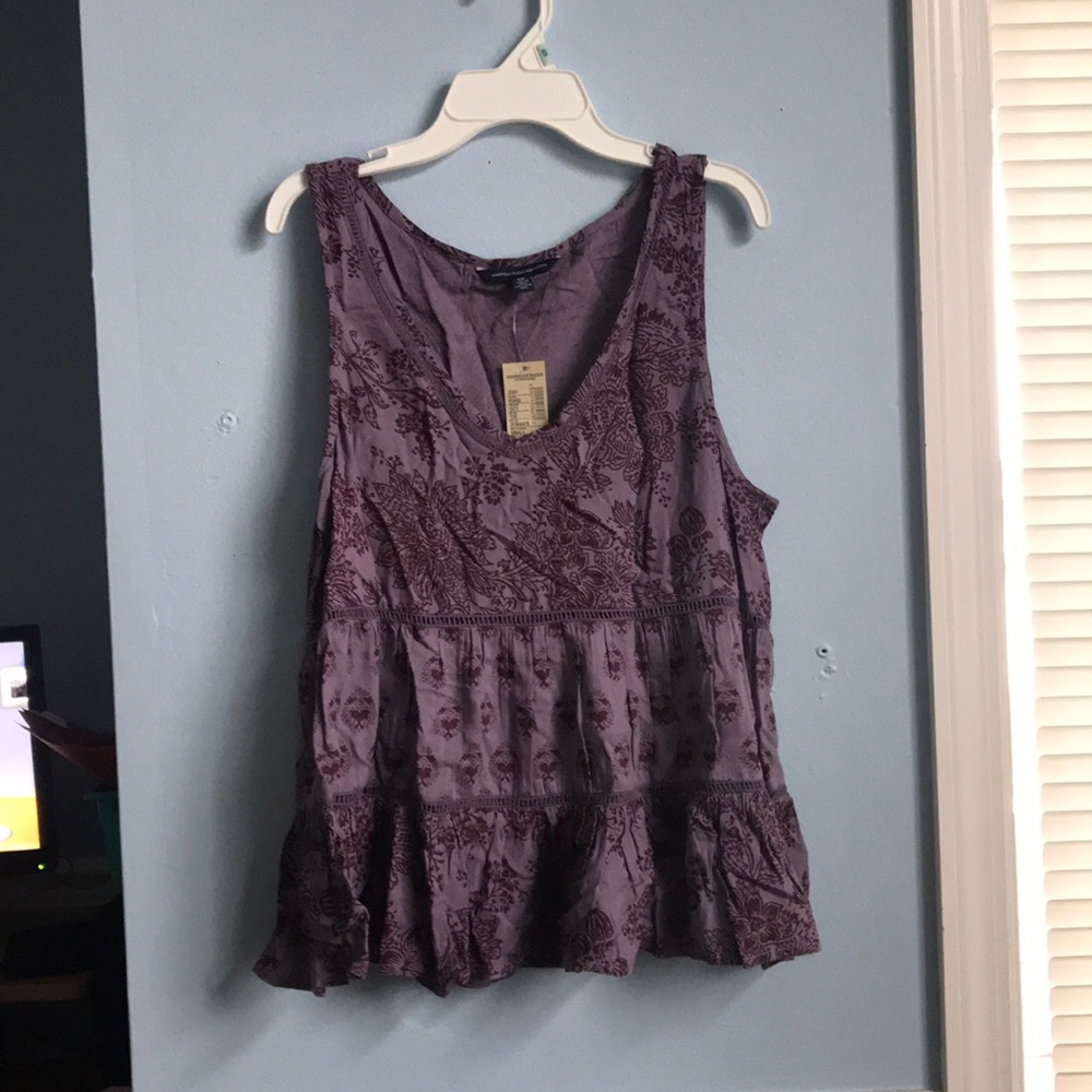 Tank top with flower pattern